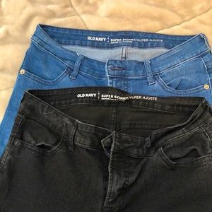 2 super skinny old navy jeans 👖 in size 6
